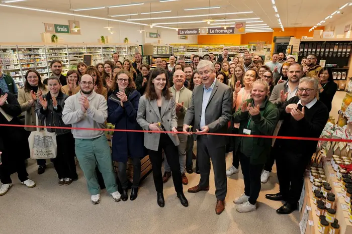 Ce mardi 10 février, les dirigeants de l'enseigne So.bio, Florence Gomez (DG) et Benoît Soury (Président), ont inauguré le premier magasins au nou