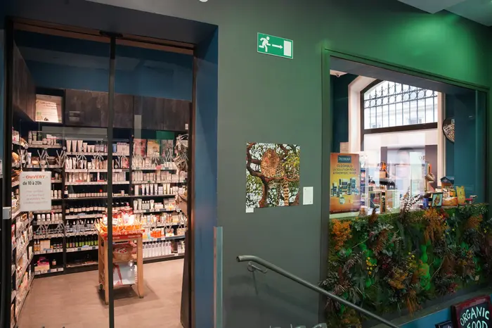 L'espace bien-être pèse 3 % du CA
Les compléments alimentaires, la cosmétique, ainsi que d'autres familles non alimentaires sont exposés dans une