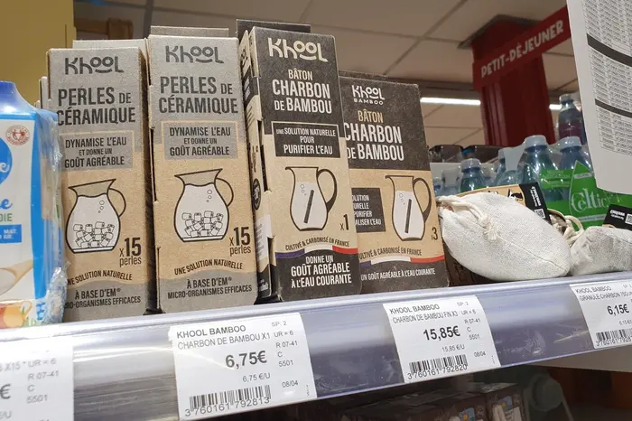 Naturalia a implanté les solutions filtrantes, charbons et céramiques, au sein du rayon eaux.
