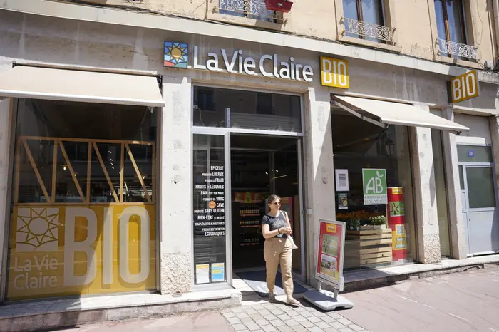 Facade la vie claire Lyon Lumière