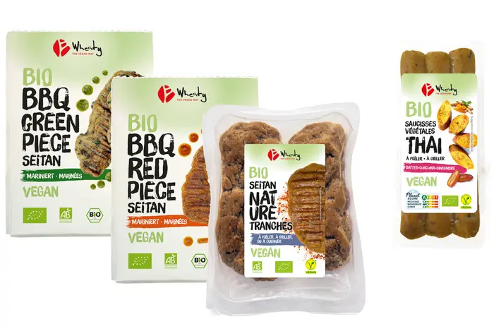 Wheaty a introduit quatre innovations au premier semestre 2026 : trois tranches de seitan et des saucisses thaï.