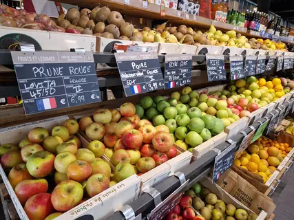 La pomme compte pour 15,5 % des quantités de fruits achetées par les Français et capte 11,5 % des dépenses de la catégorie.