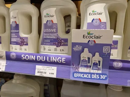 Chez La Vie Claire, la PLV de l'entretien capitalise sur l'efficacité, ici dès 30 °C.
