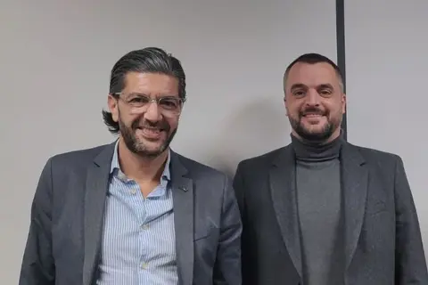 Salim Bouchenak (à gauche), nouveau responsable des achats de L'Eau Vive, et Loïc Morais Pereira, 
