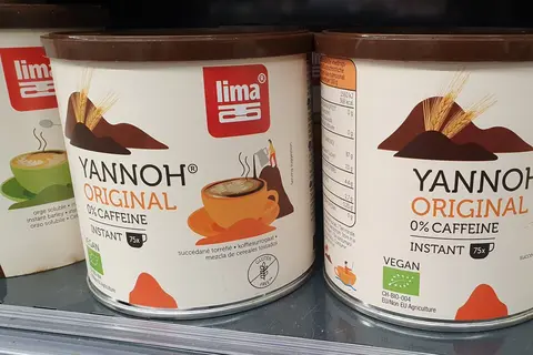 Le Yannoh, une boisson sans caféine à base de grains torréfiés, constitue la top vente du catalogue de Lima.