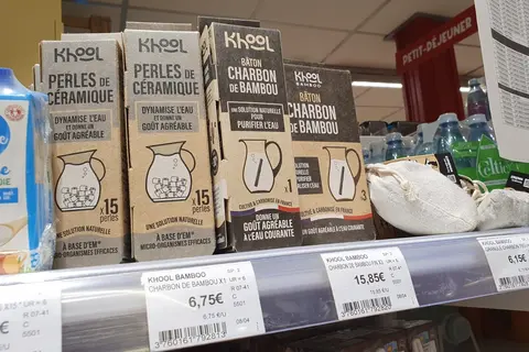 Naturalia a implanté les solutions filtrantes, charbons et céramiques, au sein du rayon eaux.