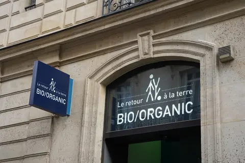 Sacré héritage
Cet adhérent GVA Bio est logé dans un magnifique bâtiment de type haussmannien, entre le Panthéon et le Jardin du Luxembourg. Dan