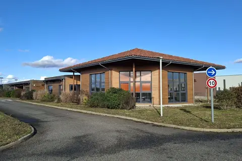 Le nouveau site de Kinoak à Damazan (47) rassemblera ses activités industrielles liées au végétal de Granabio (desserts) et Locadélice (tofu).